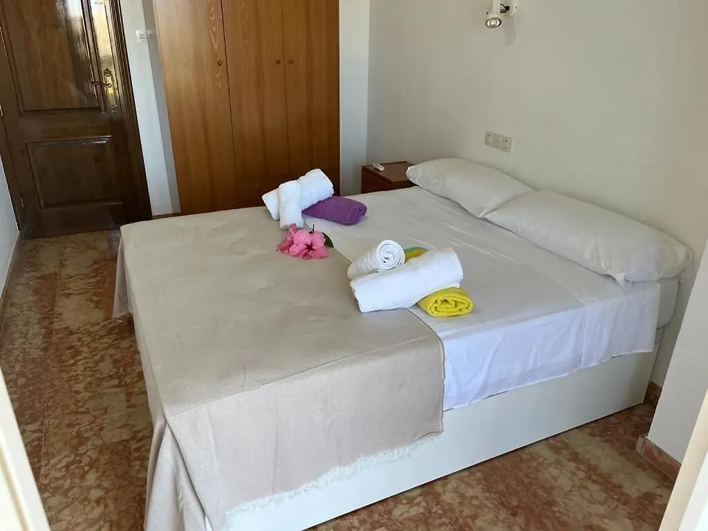 別荘 Villa Nena サロブレーニャ